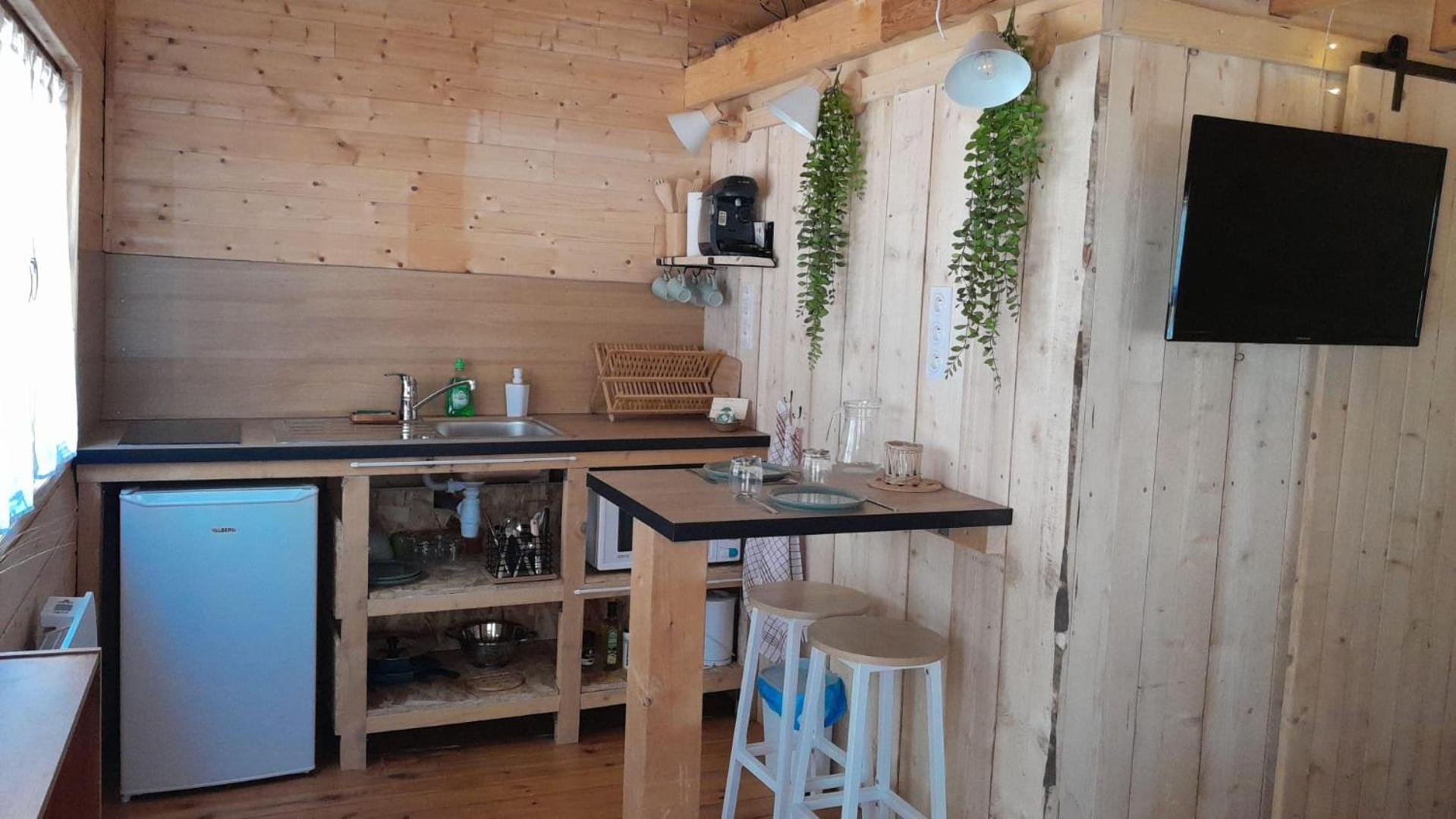Tourves La Cabane En Bois מראה חיצוני תמונה