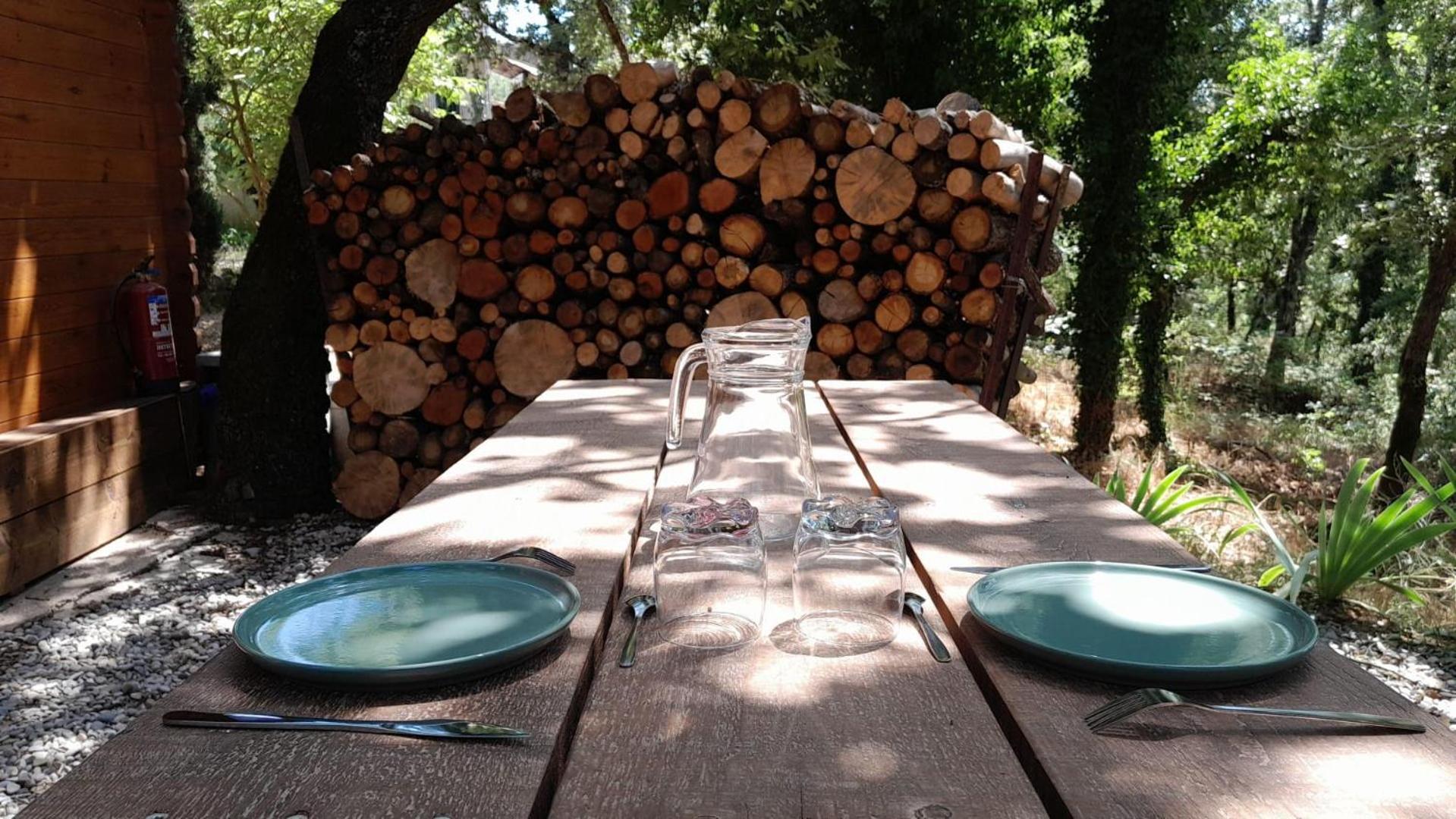 Tourves La Cabane En Bois מראה חיצוני תמונה