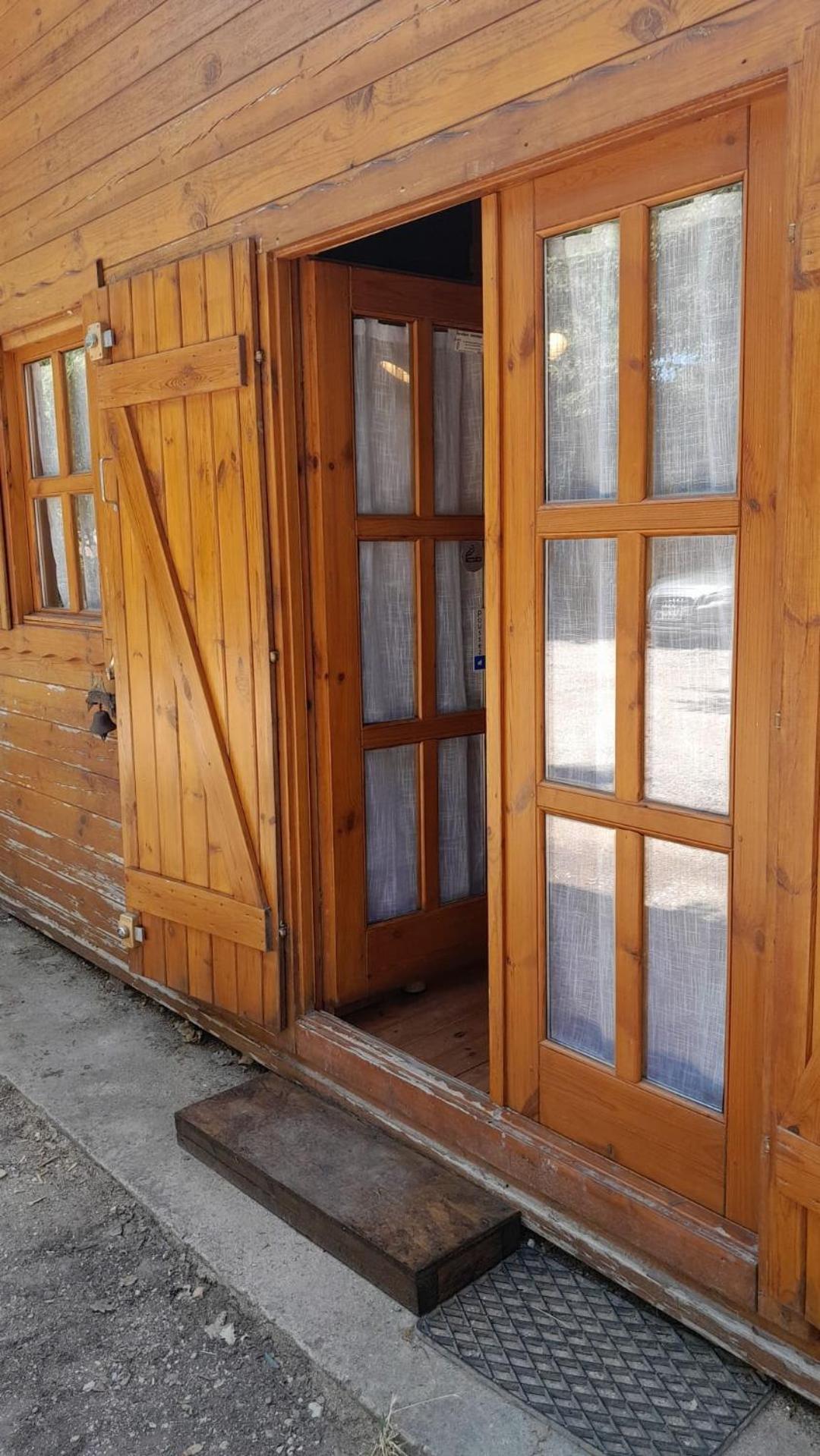 Tourves La Cabane En Bois מראה חיצוני תמונה