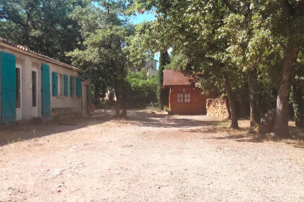 Tourves La Cabane En Bois מראה חיצוני תמונה